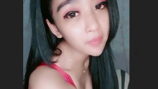 DeaLova Nyobain Live Colmek Satu Jari